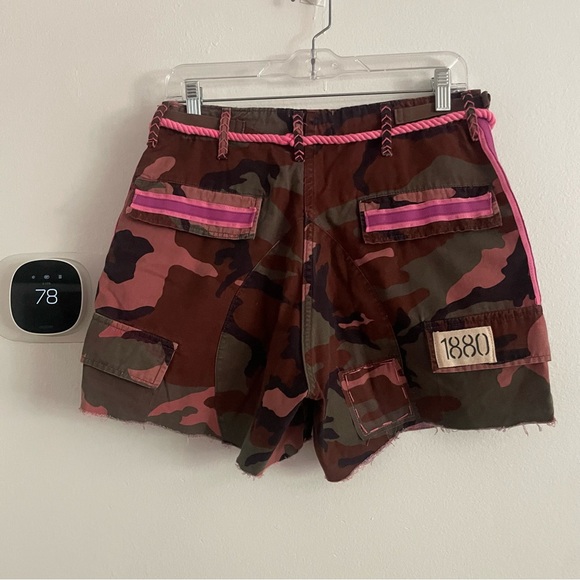 Riley Vintage hot pink camo Women Shorts size small - Picture 2 of 9